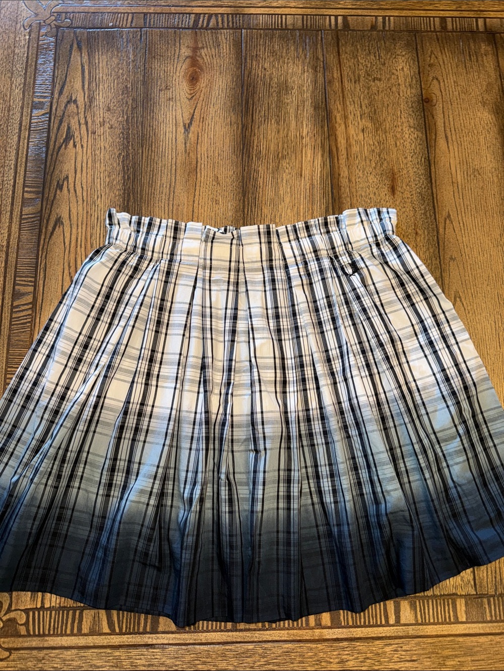 Fred Perry White and Black Plaid Pleated Skirt